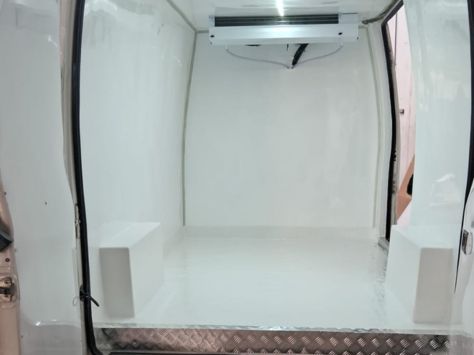 Limpeza de Baús Frigoríficos Isolaflex